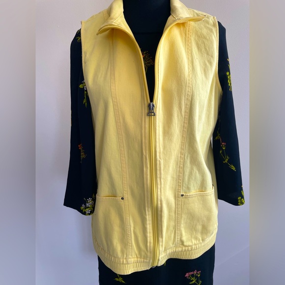 Jackets & Blazers - Vintage city blues yellow denim vest size M
